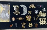 Lot of 20 Pins/Brooches