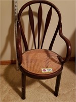 CHILD'S ANTIQUE CHAIR W/ CANE SEAT