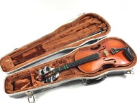3/4 Size Child's Violin in Case w/ Bow