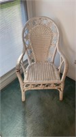 Wicker chair with 2 pillows