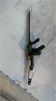 Hedge trimmers black and decker