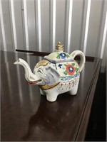 Elephant tea pot