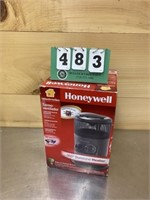 NIB Honeywell 360 Degree Surround Heater