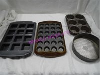 LOT, 20 PCS, ASST. MUFFIN + PASTRY BAKE TRAYS