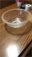 Pyrex glass bowl