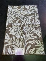 $40  SIGNATURE COLLECTION ACCENT RUG 30x46