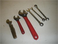 Wrenches & Adjustable Wrenches