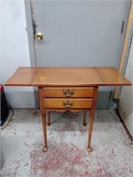Vintage sewing table w/ drawers.