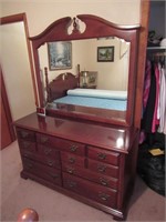 4 pc bedroom suit incl:mattress & boxspring
