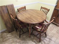 kitchen table w/4 chairs & leaves