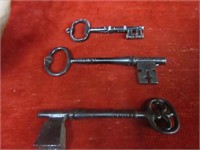 (3)Large Skelton keys. 2 cast iron, aluminum.
