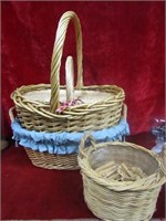 Baskets w/wood clothes pins.