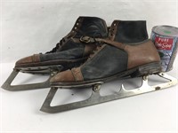 Ancienne paire de patins à glace