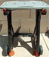 818 - PORTABLE WORK TABLE