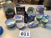 Blue and White Assorted Glass Lot