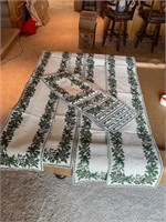 4 Christmas runners and 8 Christmas placemats