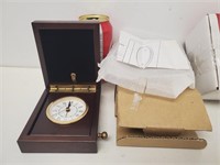 Bombay 1 monoculaire et mini horloge en acajou