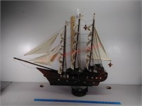 Large model ship