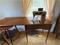 Singer sewing machine Model 401A w/cabinet