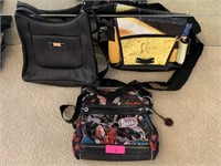 LOT OF MISC PURSES / BAGS
