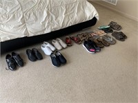 LARGE LOT OF SHOES CLARKS ETC APPROX SZ 9