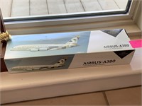 ETIHAD AIRLINES AIRBUS A-380 SCALE MODEL AIRPLANE