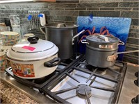 LOT OF MISC COOKWARE CALPHALON MORE