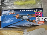 SP Tools 3 Jaw Short Arm Rivetter 330mm, SP69032