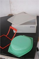 Tupperware Lot - Large Square and Circle with lids