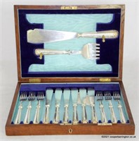 Walker & Hall Silver Plated Fish Cutlery Set