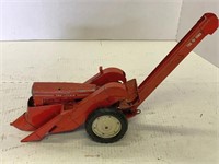Tru Scale Tractor With 2 Row Mounted Picker, Good