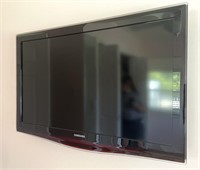 Samsung Flat Screen TV, 40”