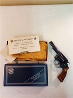 Smith and wesson revoler 32 new never fired