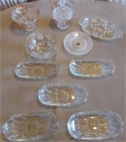 818 - MIXED LOT OF GLASS SERVING PIECES