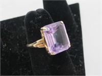 AMETHYST AND 10K GOLD VINTAGE RING SIZE 6 3/4 4.5G