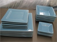 '10 Strawberry St.' Blue Square Dish Set