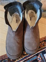 Sorel slip on leather booties sz 13