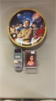 Star Trek lot - Plate, cards, toy