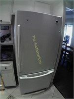 Whirlpool Refrigerator Model MBF 1958XEW1