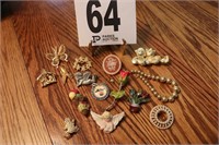 Collection of Ladies Pins & Bracelet (R2)