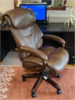 LaZboy Leather Office Chair, Head area has some