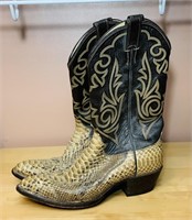 Justin Size 8.5D Snake Skin Cowboy Boots