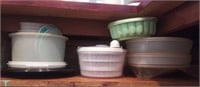 (G) Lot with assorted Tupperware and more