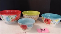 SET OF 4 PIONEER WOMAN MIXING BOWLS-LIKE NEW