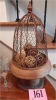 CHICKEN WIRE METAL PEDESTAL WITH ORBS 22 IN