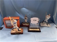 Assorted Babe Ruth Bobble Heads, figurines, plaque