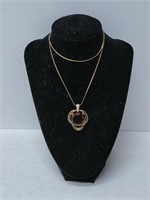lovely vintage necklace with large amber stone