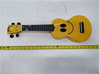 mahalo u-smile soprano ukulele, great condition