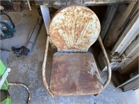 Vtg Metal Lawn Chair, Ready for Restore