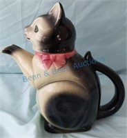Cat teapot
